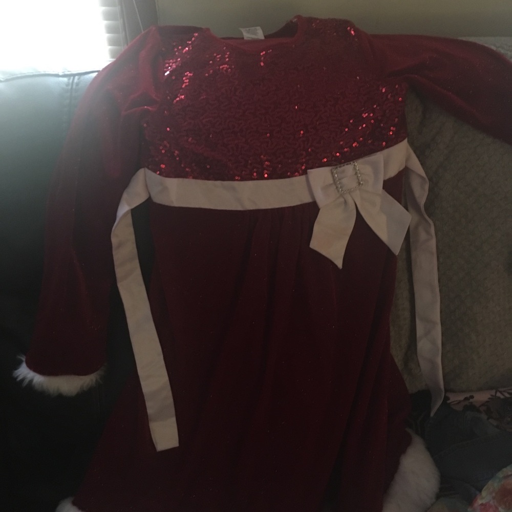 Absolutely adorable holiday dress size 16 girls.